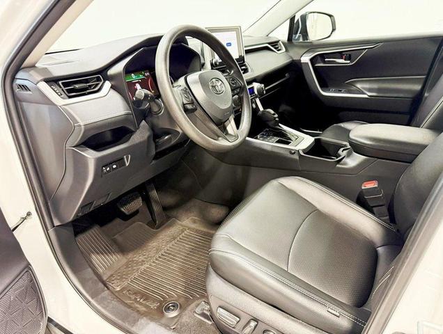 Photo of 2024 Ice Cap Toyota RAV4
