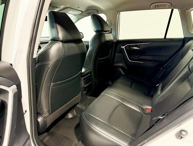 Photo of 2024 Ice Cap Toyota RAV4