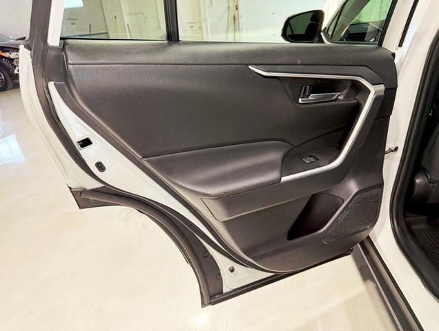Photo of 2024 Ice Cap Toyota RAV4