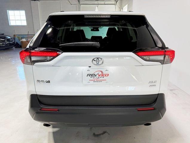 Photo of 2024 Ice Cap Toyota RAV4