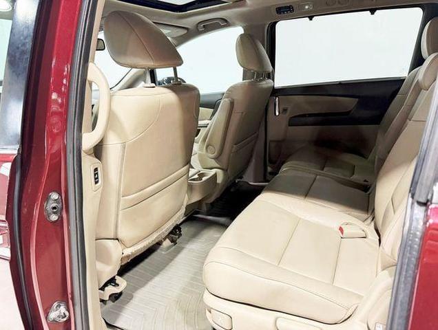 Photo of 2015 Dark Cherry Pearl Honda Odyssey
