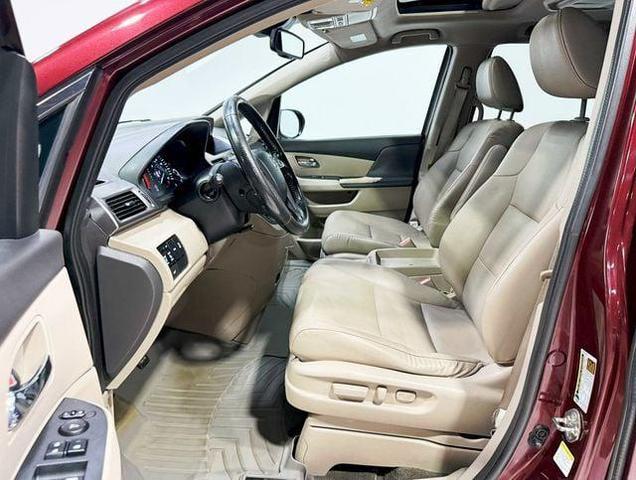 Photo of 2015 Dark Cherry Pearl Honda Odyssey