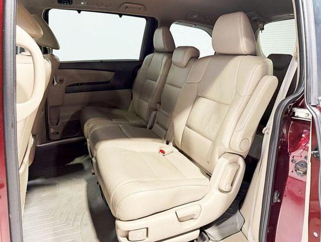 Photo of 2015 Dark Cherry Pearl Honda Odyssey