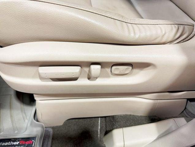 Photo of 2015 Dark Cherry Pearl Honda Odyssey