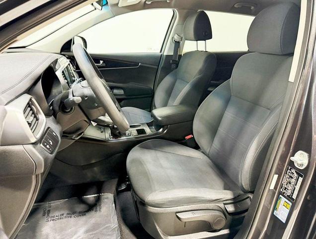 Photo of 2019 Platinum Graphite Kia Sorento