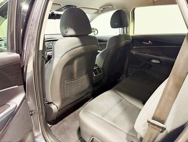 Photo of 2019 Platinum Graphite Kia Sorento