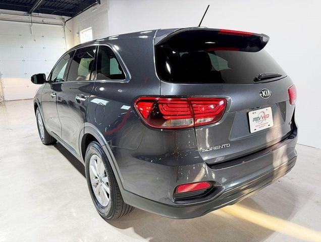 Photo of 2019 Platinum Graphite Kia Sorento