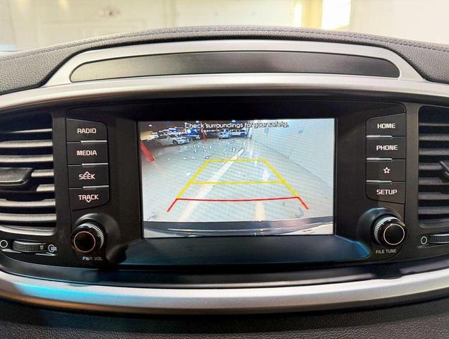 Photo of 2019 Platinum Graphite Kia Sorento