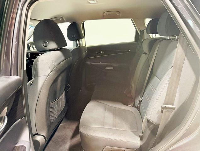 Photo of 2019 Platinum Graphite Kia Sorento
