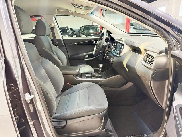 Photo of 2019 Platinum Graphite Kia Sorento