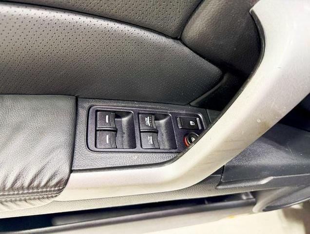 Photo of 2007 Royal Blue Pearl Acura RDX
