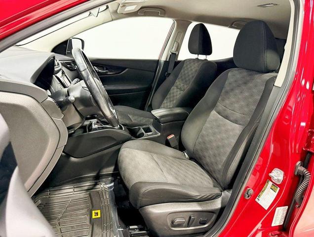 Photo of 2017 Palatial Ruby Nissan Rogue Sport