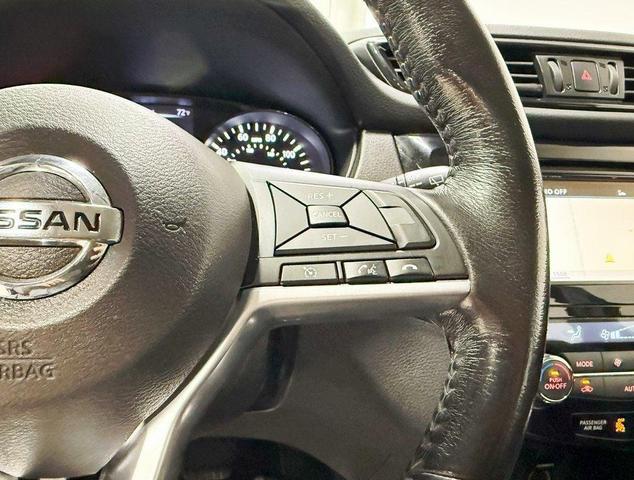 Photo of 2017 Palatial Ruby Nissan Rogue Sport