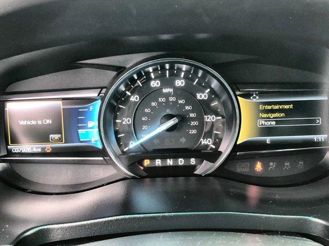 Photo of 2018 White Platinum Metallic Tri-Coat Ford Explorer