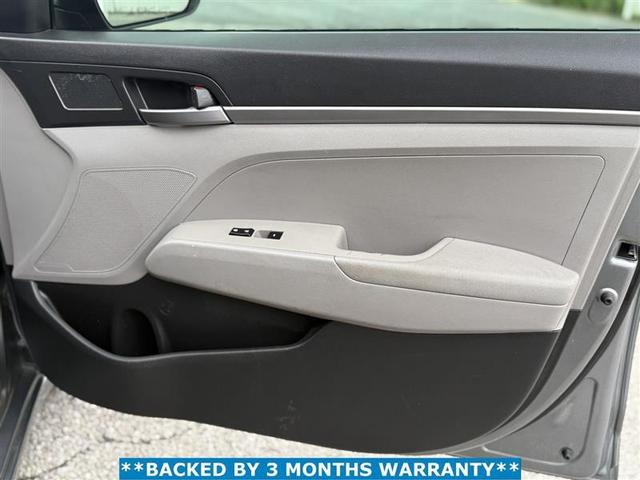 Photo of 2017 Gray Hyundai ELANTRA