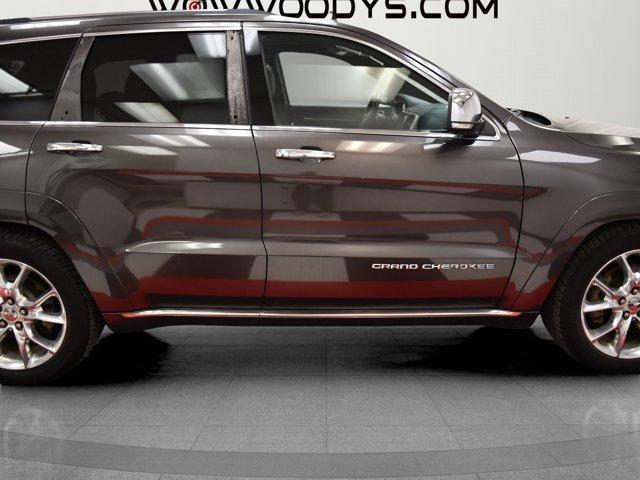 Photo of 2015 Granite Crystal Clearcoat Metallic Jeep Grand Cherokee
