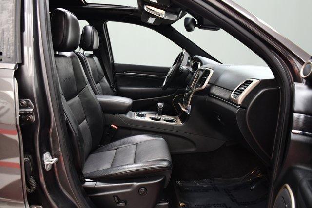 Photo of 2015 Granite Crystal Clearcoat Metallic Jeep Grand Cherokee