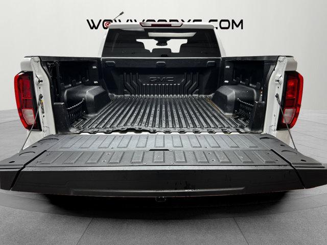 Photo of 2024 Summit White GMC Sierra 1500