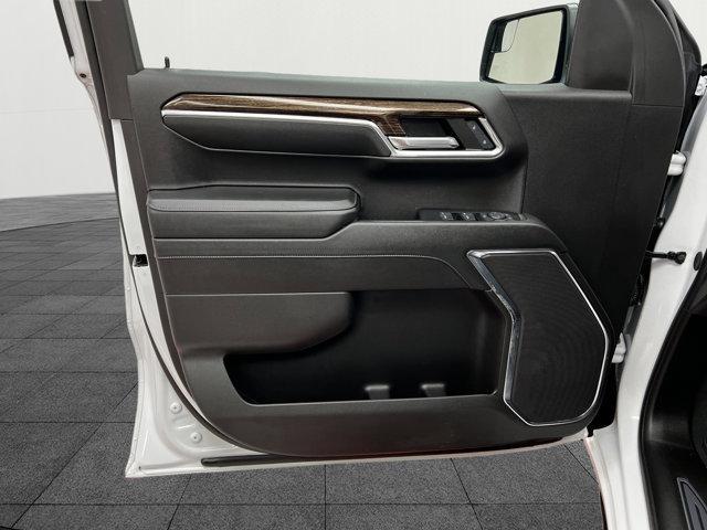 Photo of 2024 Summit White GMC Sierra 1500