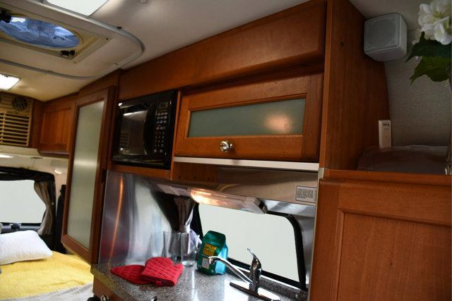 Photo of 2008 Summit White Chevrolet Express 3500