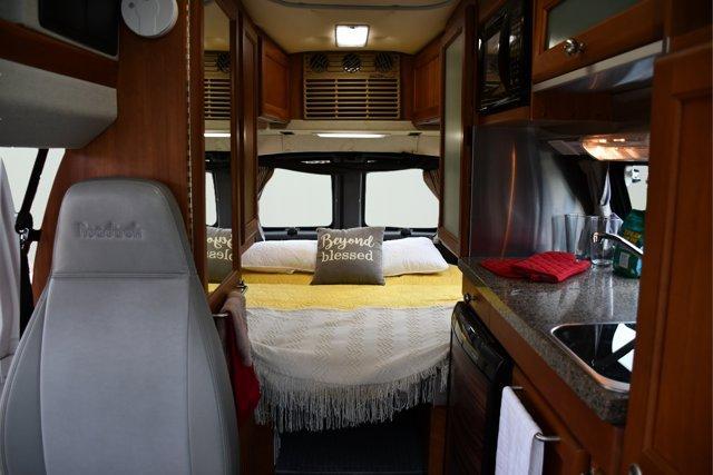 Photo of 2008 Summit White Chevrolet Express 3500