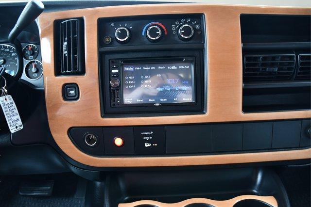 Photo of 2008 Summit White Chevrolet Express 3500