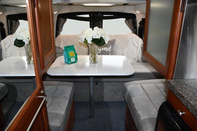 Photo of 2008 Summit White Chevrolet Express 3500