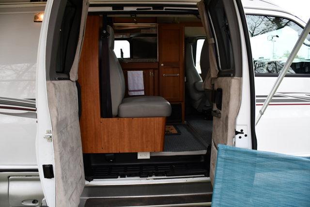 Photo of 2008 Summit White Chevrolet Express 3500