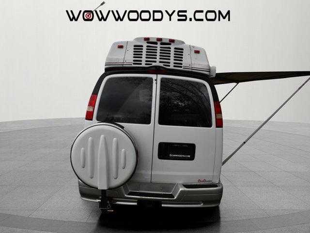 Photo of 2008 Summit White Chevrolet Express 3500