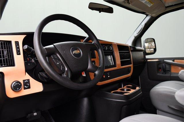 Photo of 2008 Summit White Chevrolet Express 3500