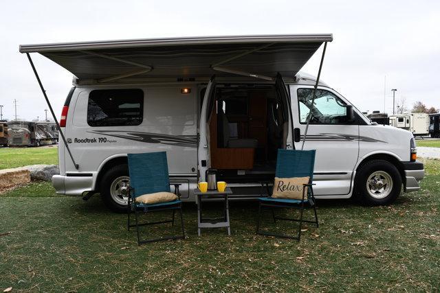 Photo of 2008 Summit White Chevrolet Express 3500