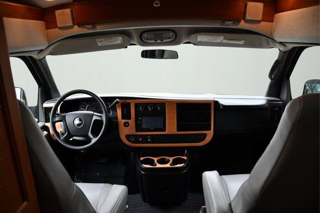 Photo of 2008 Summit White Chevrolet Express 3500