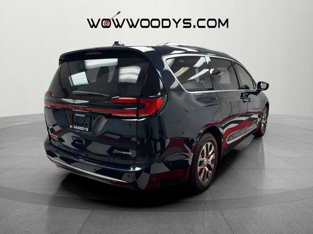 Photo of 2022 Fathom Blue Pearlcoat Chrysler Pacifica Hybrid