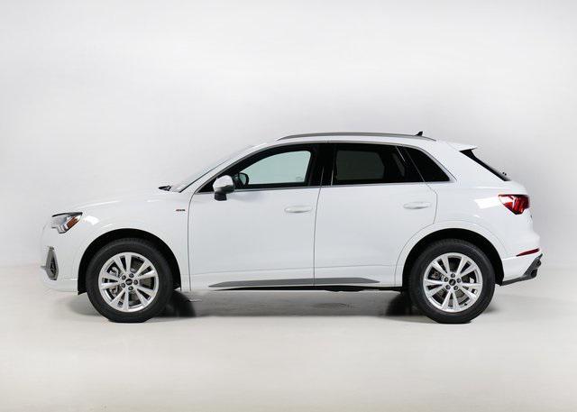 Photo of 2025 White Audi Q3