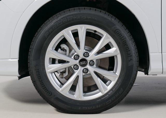 Photo of 2025 White Audi Q3