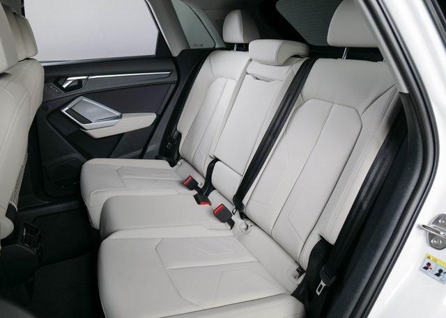 Photo of 2025 White Audi Q3