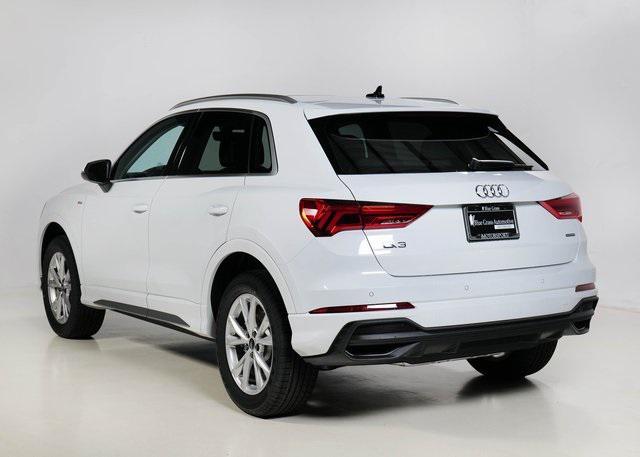 Photo of 2025 White Audi Q3