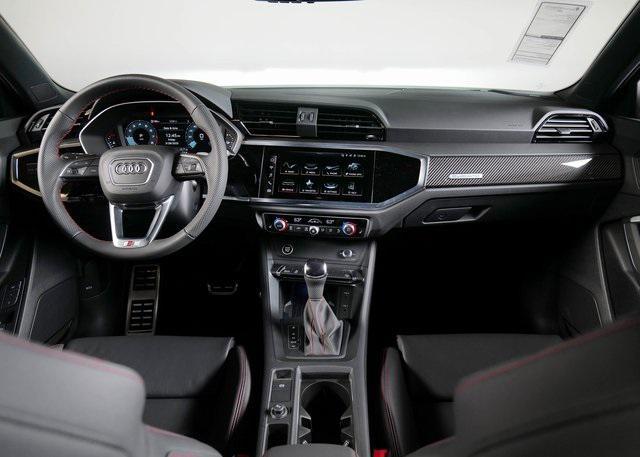 Photo of 2025 White Audi Q3