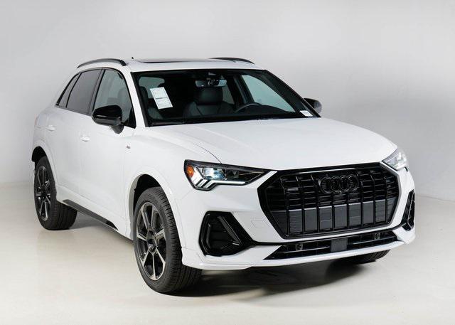 Photo of 2025 White Audi Q3