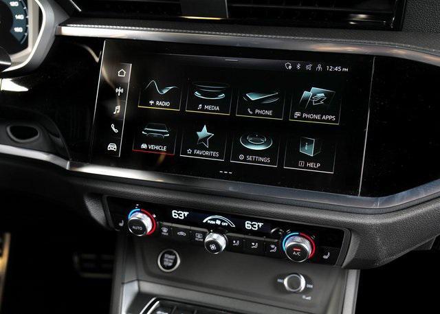 Photo of 2025 White Audi Q3