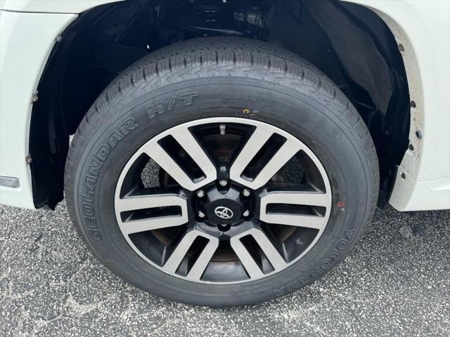Photo of 2019 Blizzard Pearl Toyota 4Runner