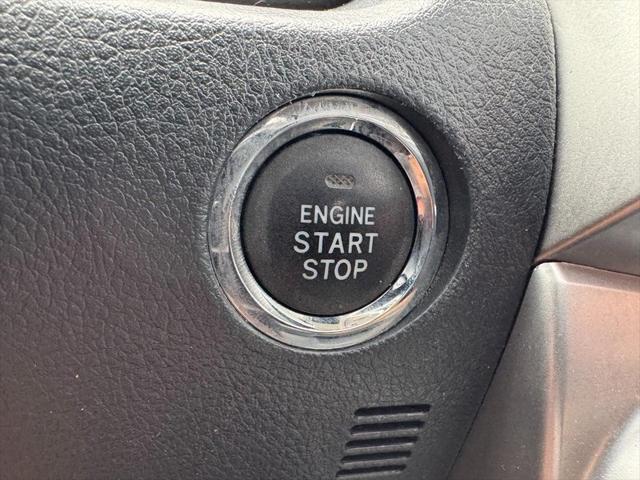 Photo of 2019 Blizzard Pearl Toyota 4Runner