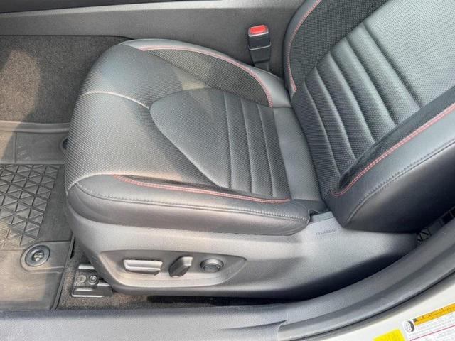 Photo of 2021 Ice Edge/Midnight Black Metallic Toyota Avalon