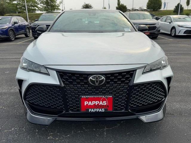 Photo of 2021 Ice Edge/Midnight Black Metallic Toyota Avalon