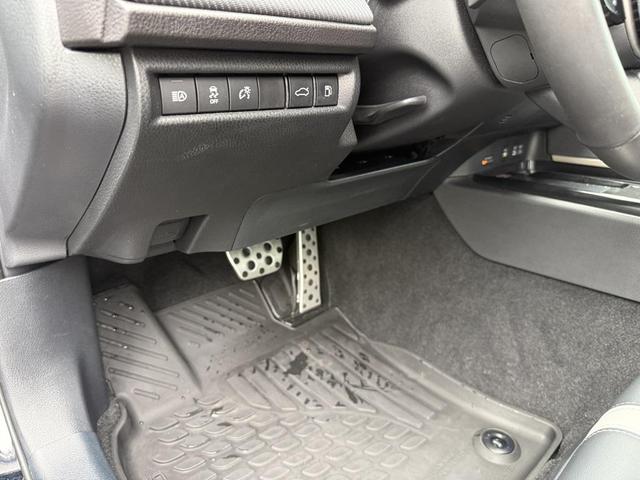 Photo of 2025 Black Toyota Camry