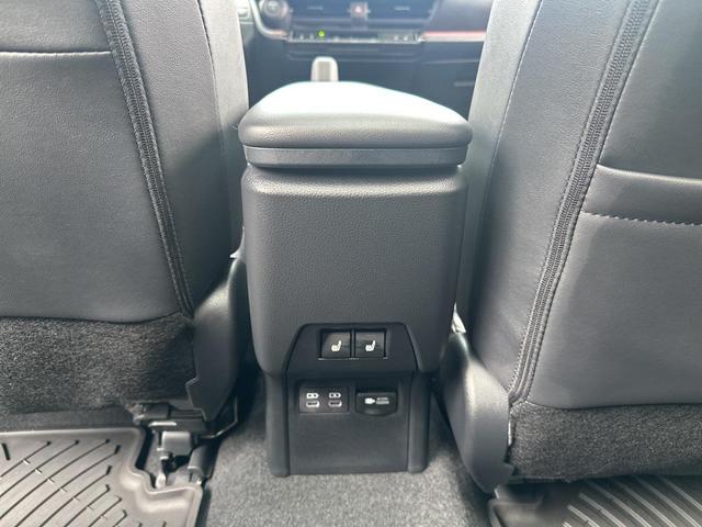Photo of 2025 Wind Chill Pearl Toyota Prius Plug-In Hybrid