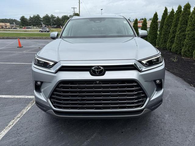 Photo of 2024 Celestial Silver Metallic Toyota Grand Highlander