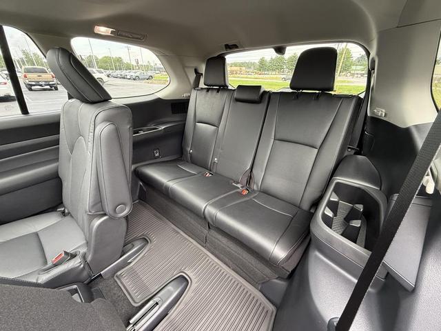 Photo of 2024 Celestial Silver Metallic Toyota Grand Highlander