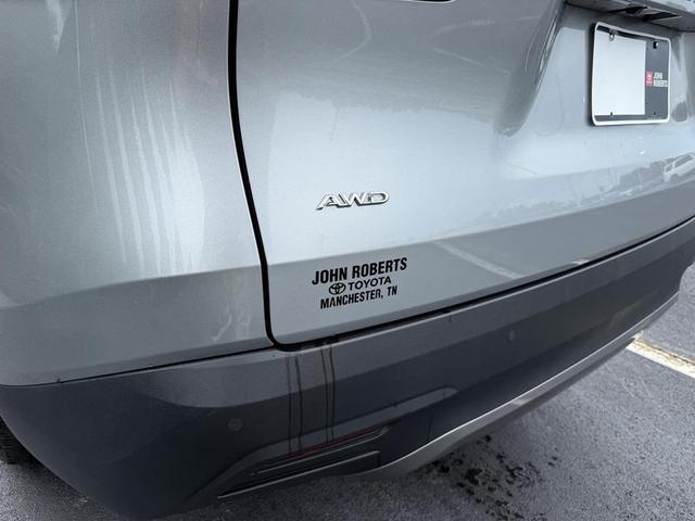 Photo of 2024 Celestial Silver Metallic Toyota Grand Highlander