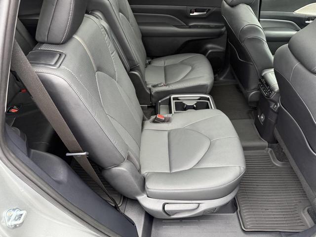 Photo of 2024 Celestial Silver Metallic Toyota Grand Highlander